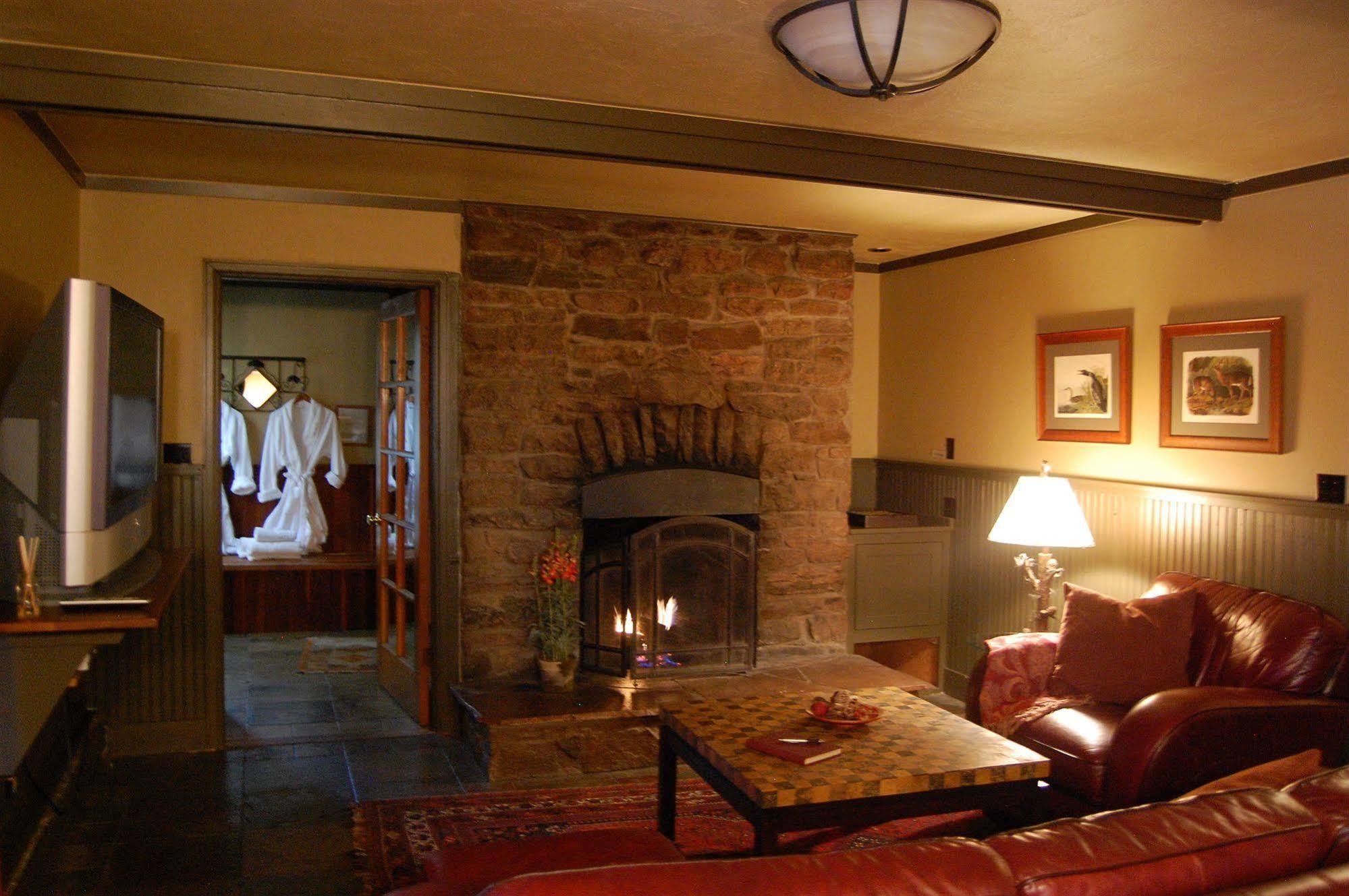 Highland Haven Creekside Inn Evergreen Exteriör bild