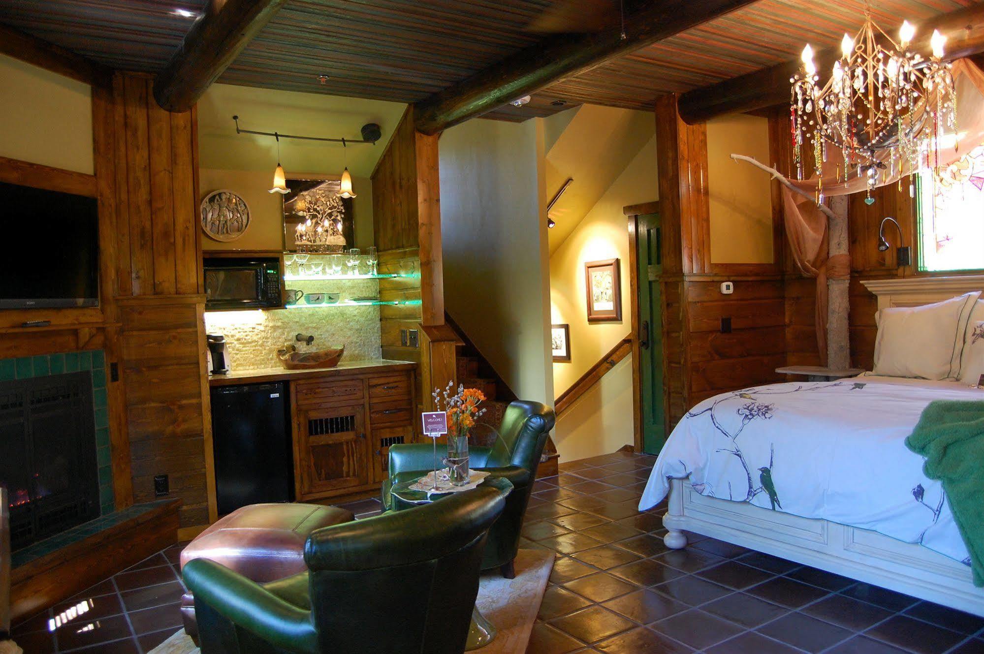 Highland Haven Creekside Inn Evergreen Exteriör bild